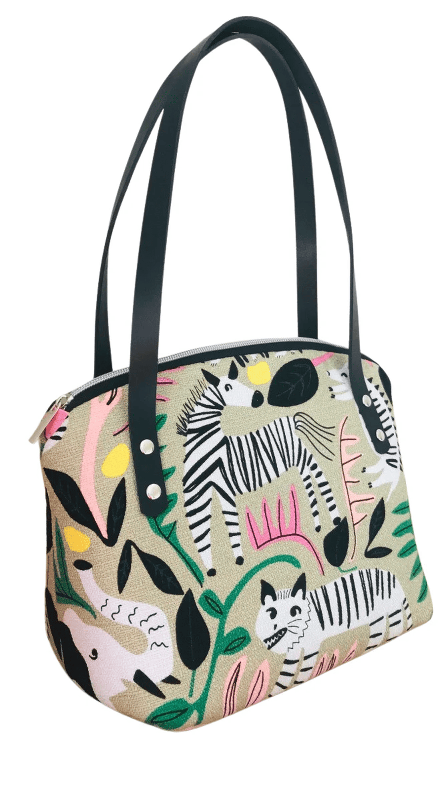 handbag made by Bobbin Girl using our No. 5 Black Zipper Tape with Silver Nylon Teeth