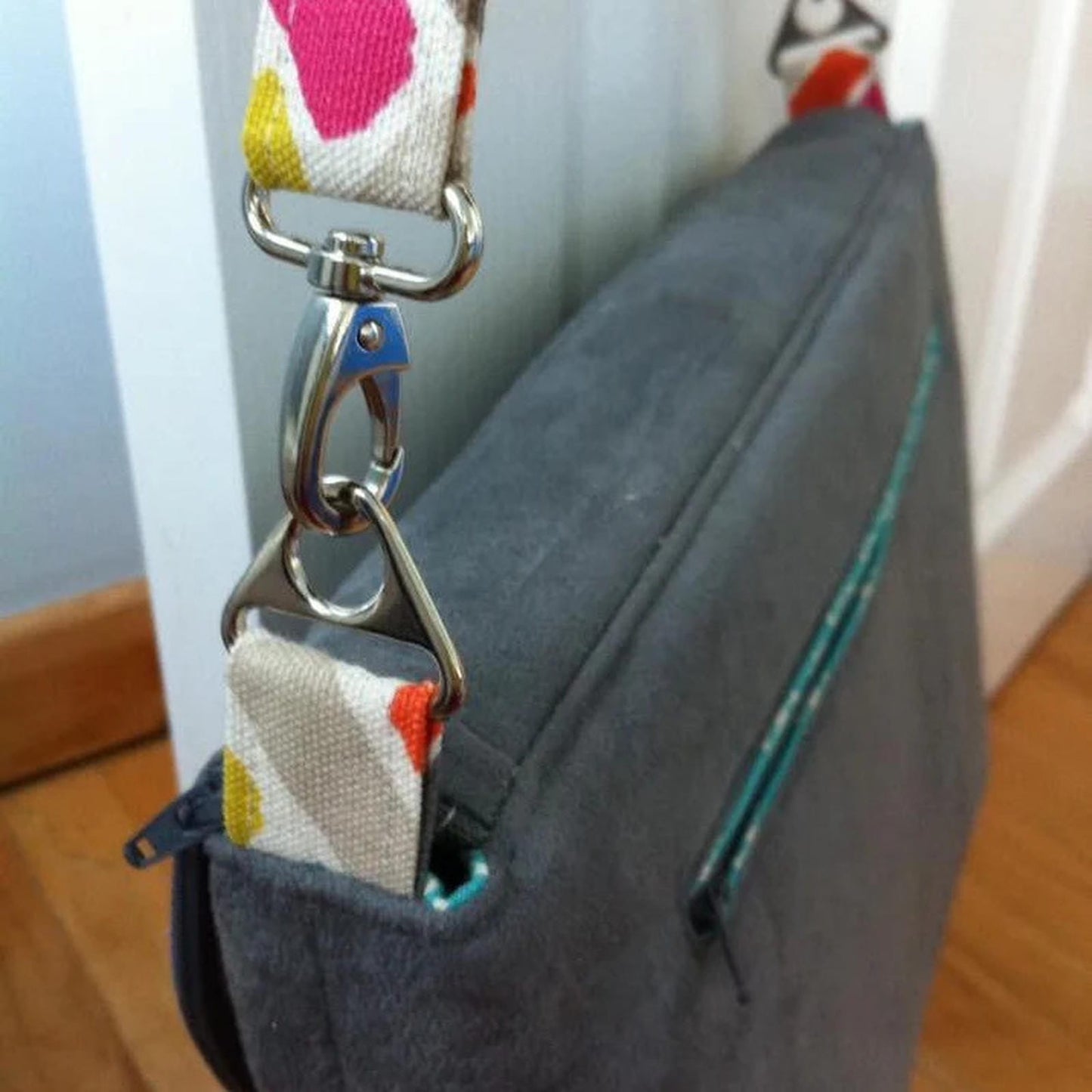 triangle ring connectors are a fun way of attached a detachable bag strap