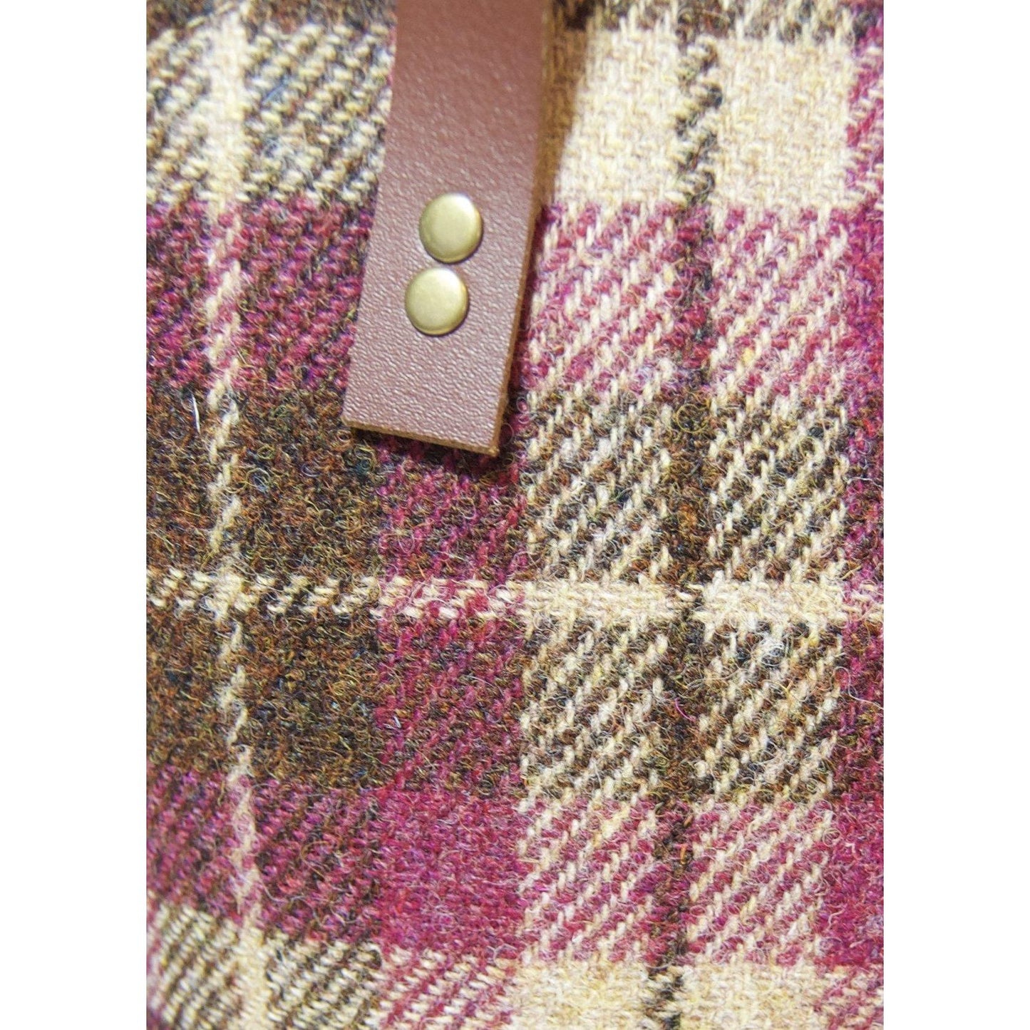 using 9mm x 9mm rivets to attach bag handles