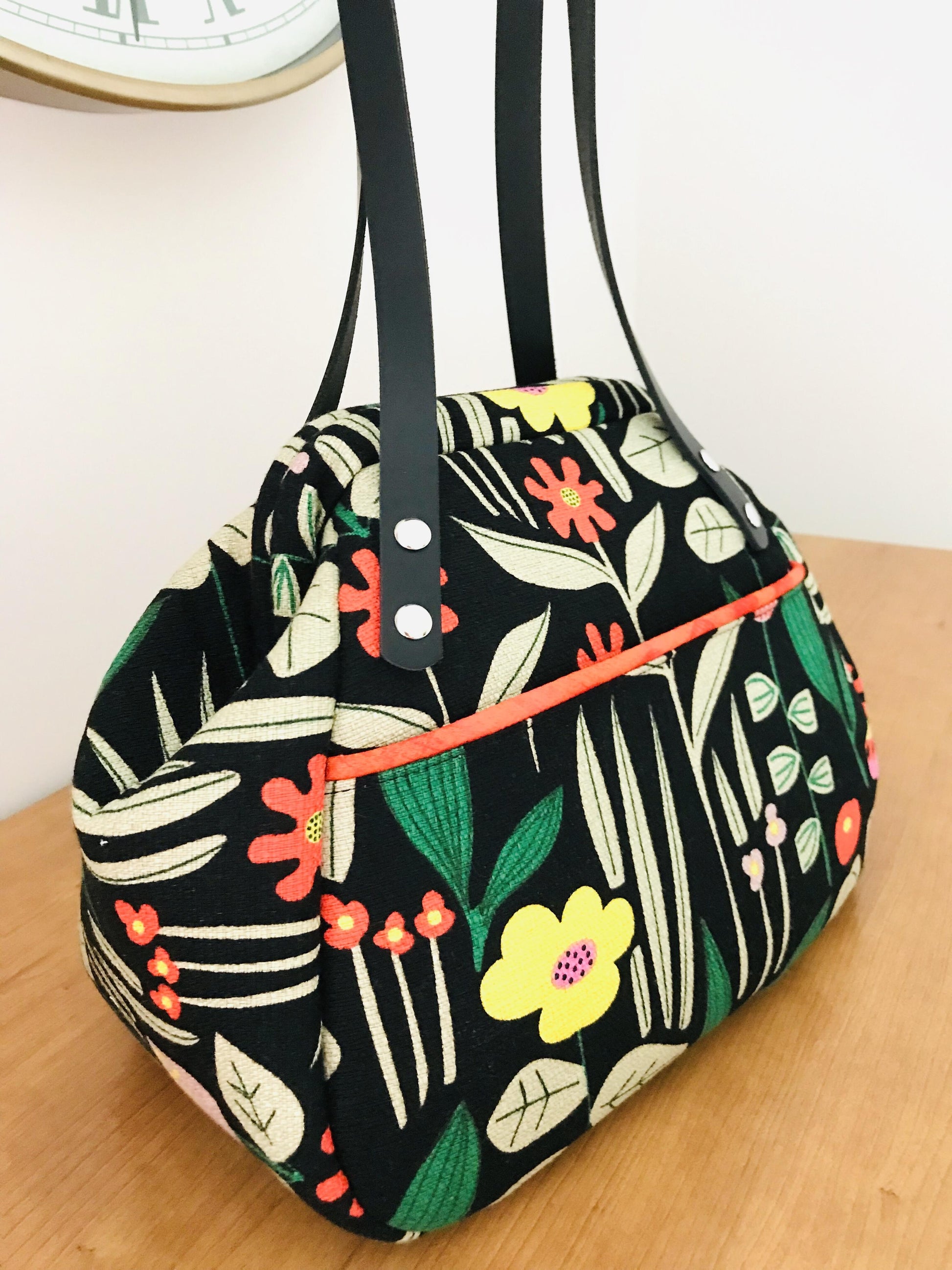 Carpet Bags are easy to make, use a tubular frame to have make a traditional snap closure